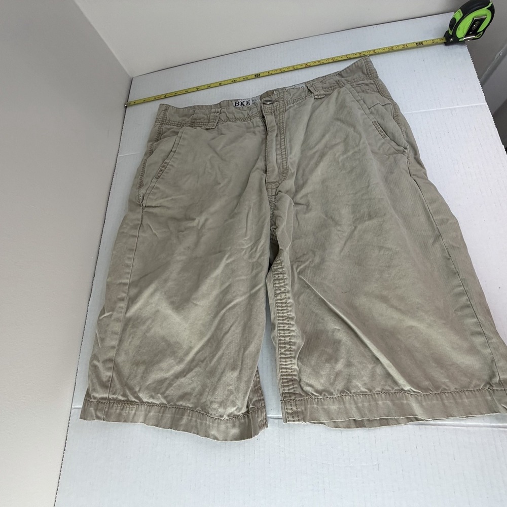 BKE Athletic Fit Ripstop Beige Cargo Shorts Size 32" 23" Length Hiking Camp Vaca